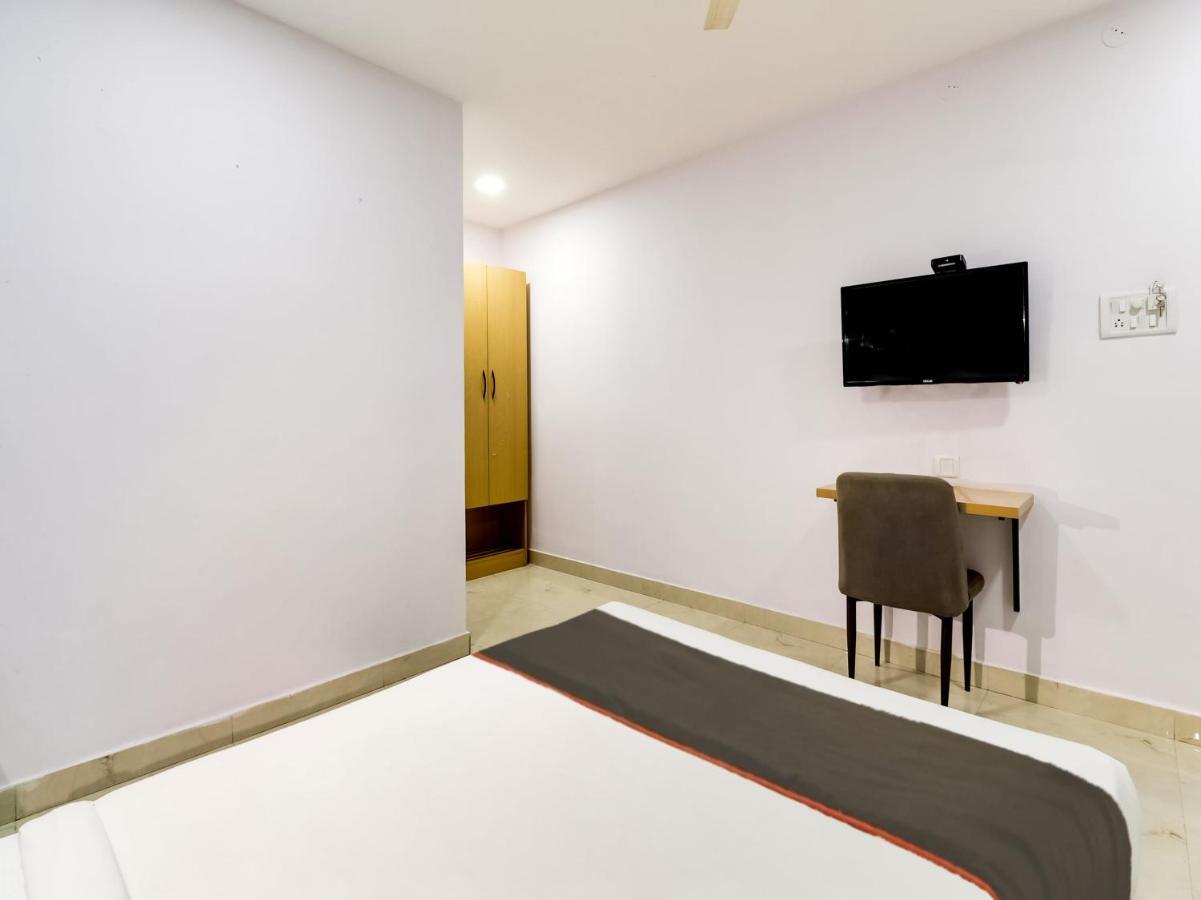 Hotel Collection O Golden Gate Hyderabad Exterior foto