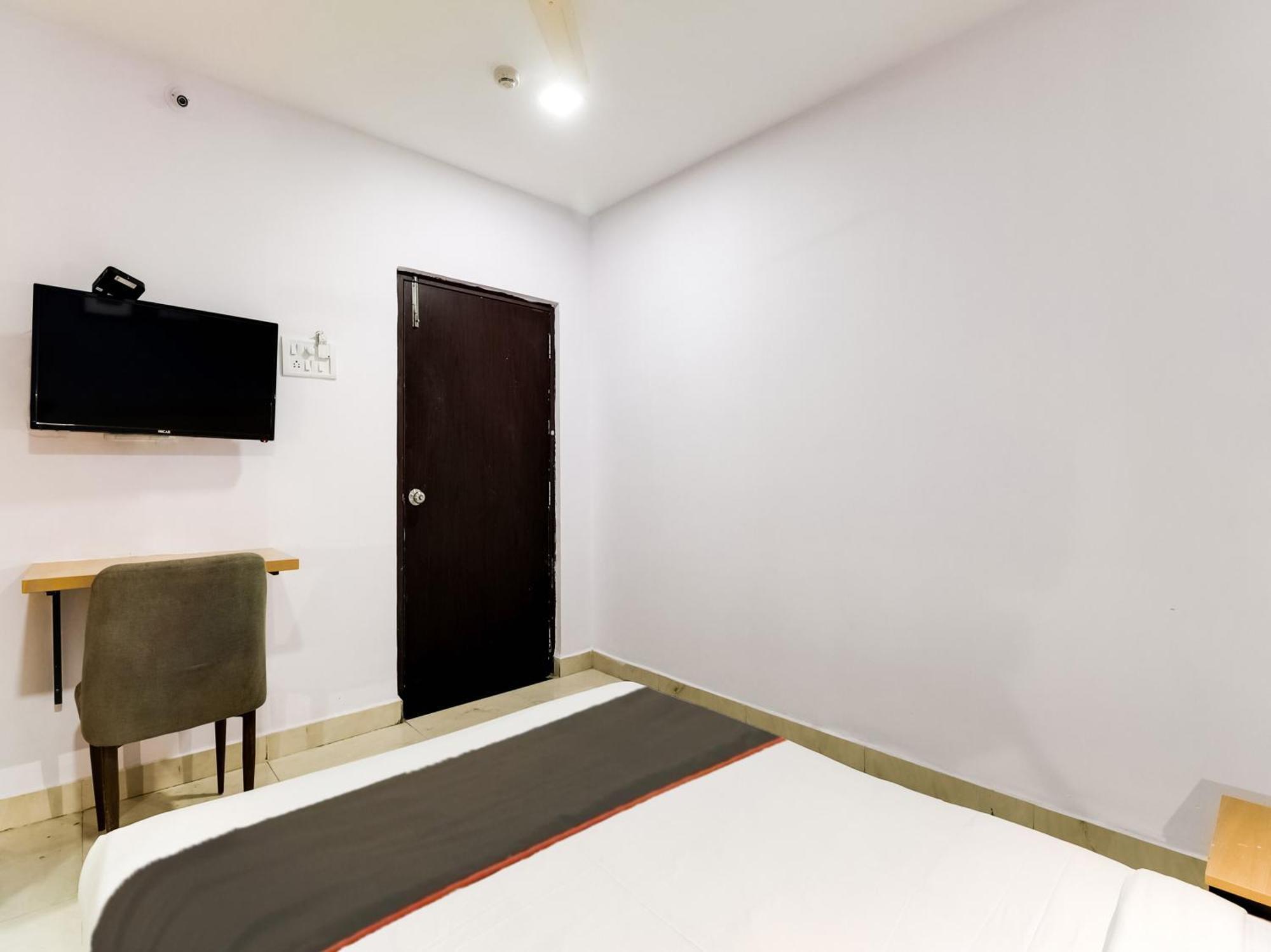 Hotel Collection O Golden Gate Hyderabad Exterior foto